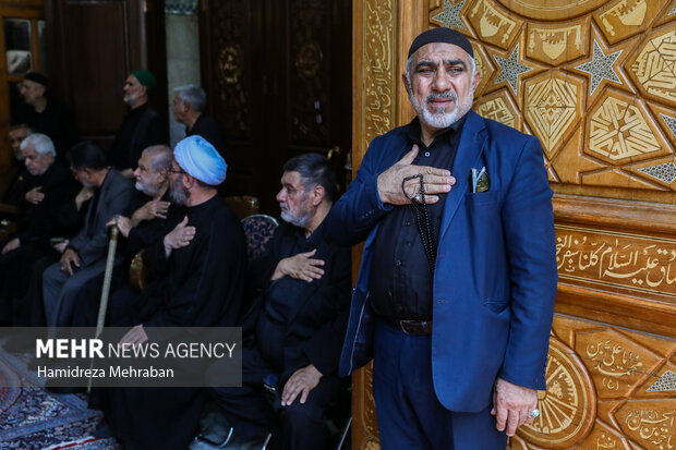 بزرگداشت رهبر شهید انقلاب در حسینیه کربلایی های مقیم تهران