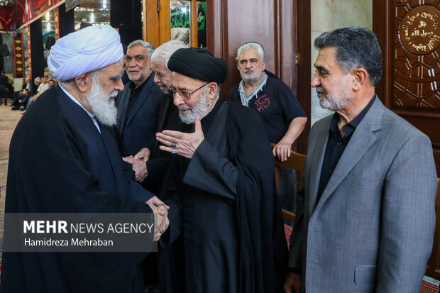 بزرگداشت رهبر شهید انقلاب در حسینیه کربلایی های مقیم تهران