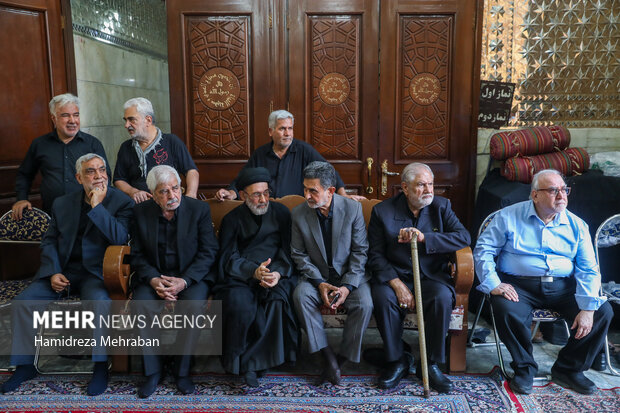 بزرگداشت رهبر شهید انقلاب در حسینیه کربلایی های مقیم تهران