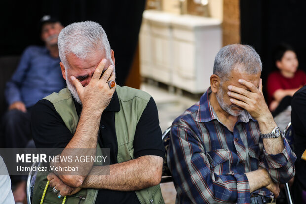 بزرگداشت رهبر شهید انقلاب در حسینیه کربلایی های مقیم تهران