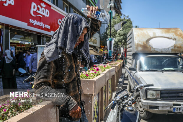 مشهد در تب 40 درجه