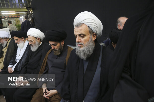 بزرگداشت رهبر شهید از سوی آیت الله سیستانی در قم