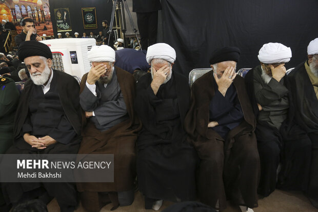 بزرگداشت رهبر شهید از سوی آیت الله سیستانی در قم