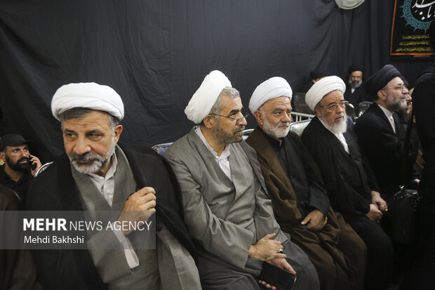 بزرگداشت رهبر شهید از سوی آیت الله سیستانی در قم