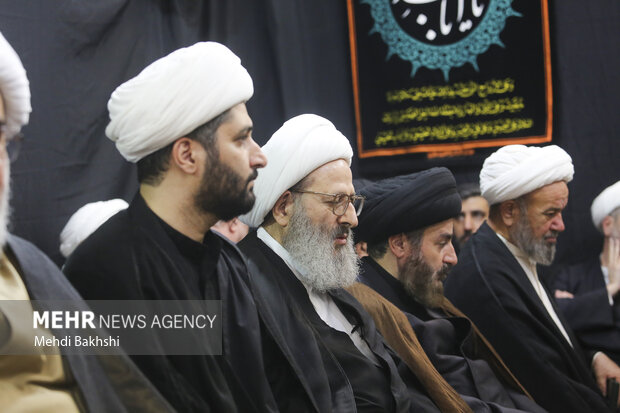 بزرگداشت رهبر شهید از سوی آیت الله سیستانی در قم