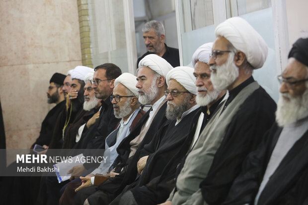 بزرگداشت رهبر شهید از سوی آیت الله سیستانی در قم