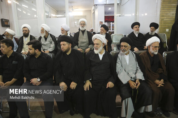 بزرگداشت رهبر شهید از سوی آیت الله سیستانی در قم