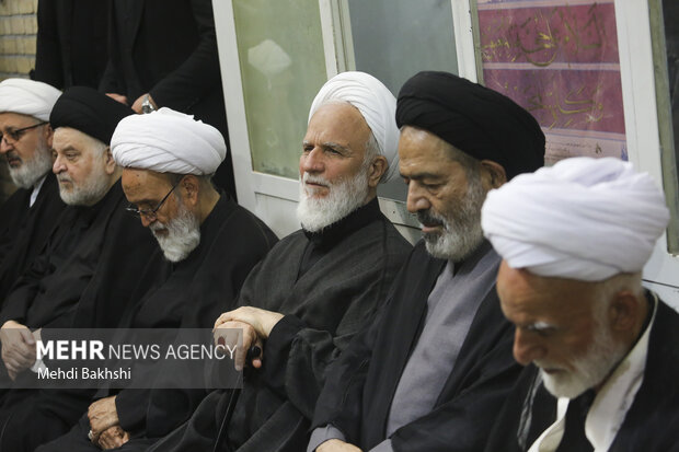 بزرگداشت رهبر شهید از سوی آیت الله سیستانی در قم