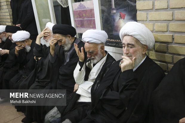 بزرگداشت رهبر شهید از سوی آیت الله سیستانی در قم