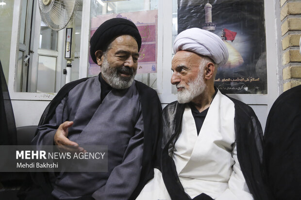 بزرگداشت رهبر شهید از سوی آیت الله سیستانی در قم