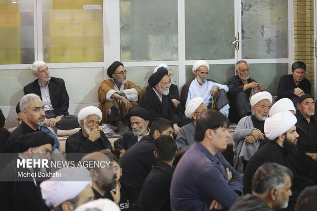 بزرگداشت رهبر شهید از سوی آیت الله سیستانی در قم