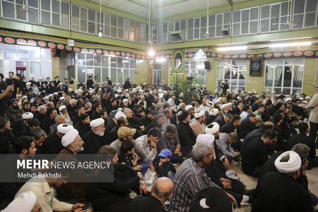بزرگداشت رهبر شهید از سوی آیت الله سیستانی در قم