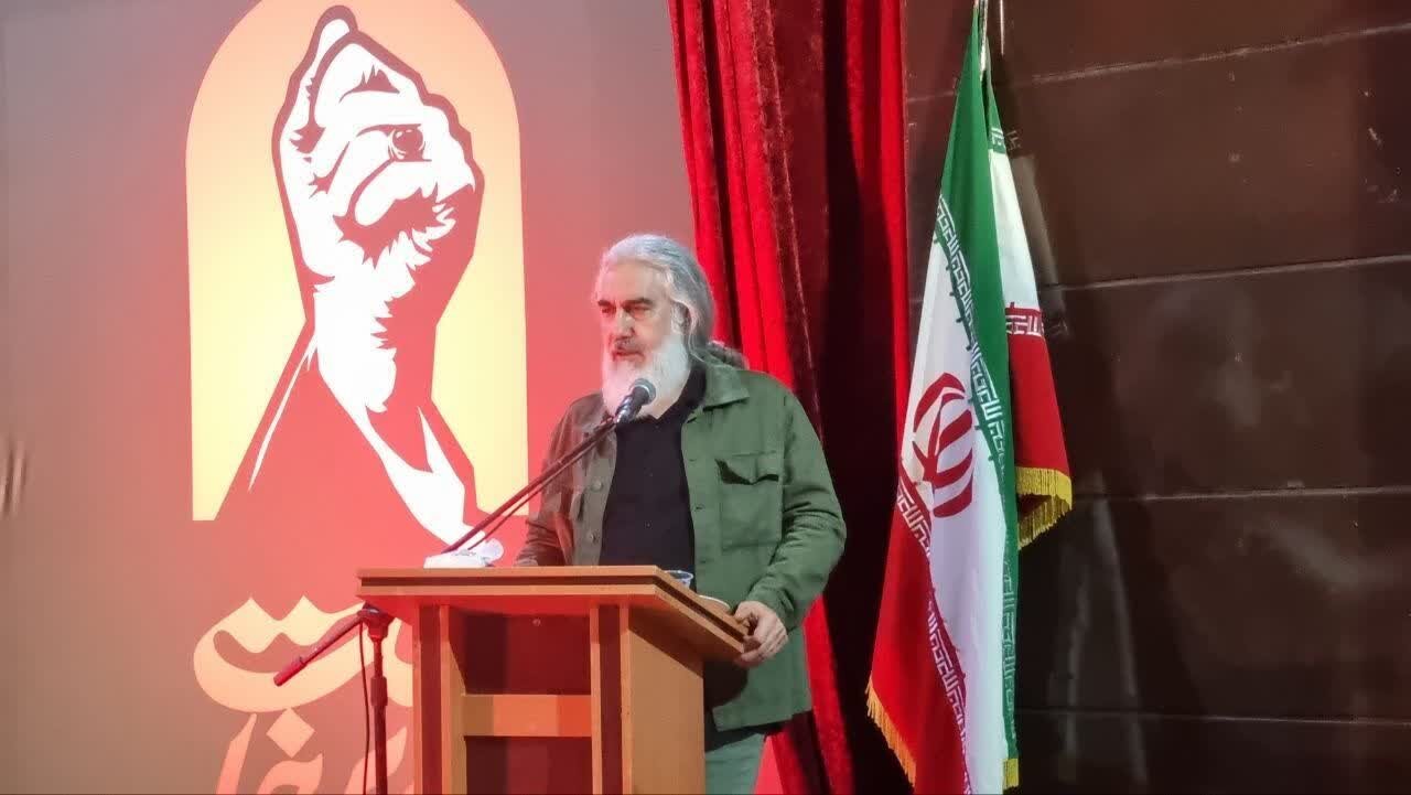 محافل شعر عاشورایی سنگر تمدن‌ساز و تربیت شاعران تراز انقلاب است