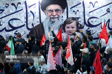 ازتهران تا مشهد؛روایت عکاس و خبرنگار مهرگلستان از وداع با «رهبر شهید»