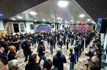 اهر میزبان آیین زنجیرزنی در بزرگداشت قائد شهید امت