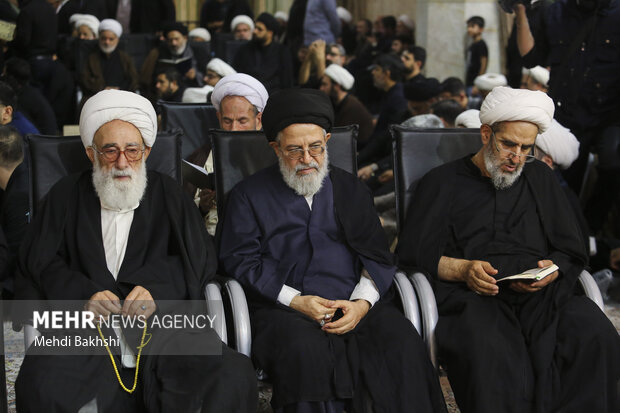 بزرگداشت رهبر شهید از سوی آیت الله مکارم شیرازی
