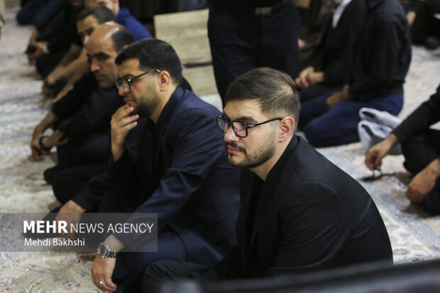 بزرگداشت رهبر شهید از سوی آیت الله مکارم شیرازی