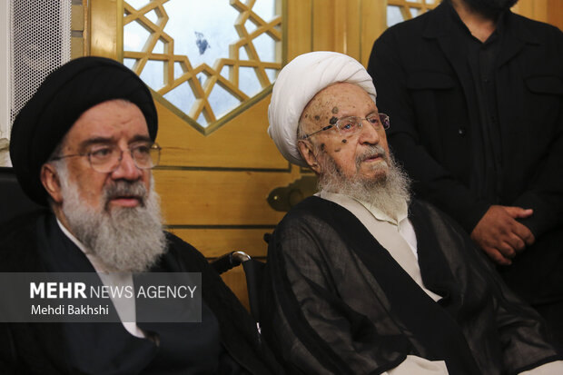 بزرگداشت رهبر شهید از سوی آیت الله مکارم شیرازی