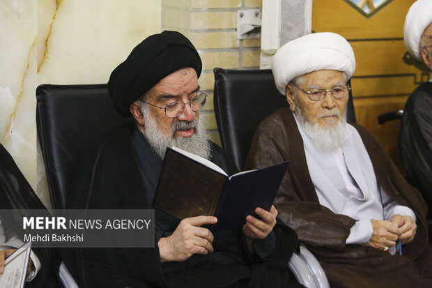 بزرگداشت رهبر شهید از سوی آیت الله مکارم شیرازی