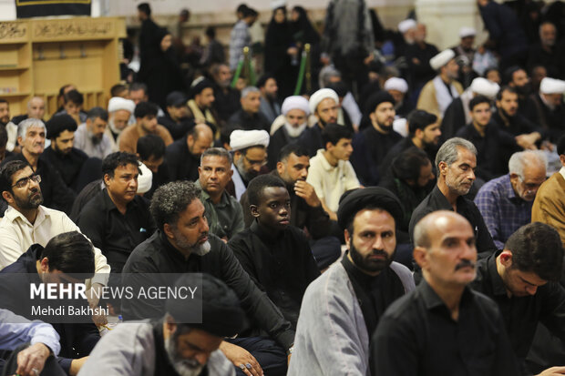 بزرگداشت رهبر شهید از سوی آیت الله مکارم شیرازی