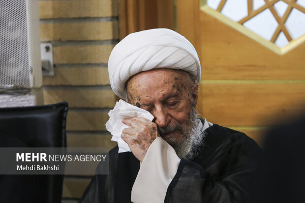 بزرگداشت رهبر شهید از سوی آیت الله مکارم شیرازی