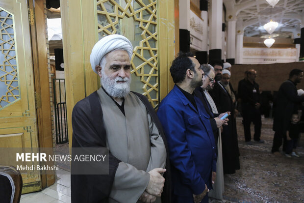 بزرگداشت رهبر شهید از سوی آیت الله مکارم شیرازی