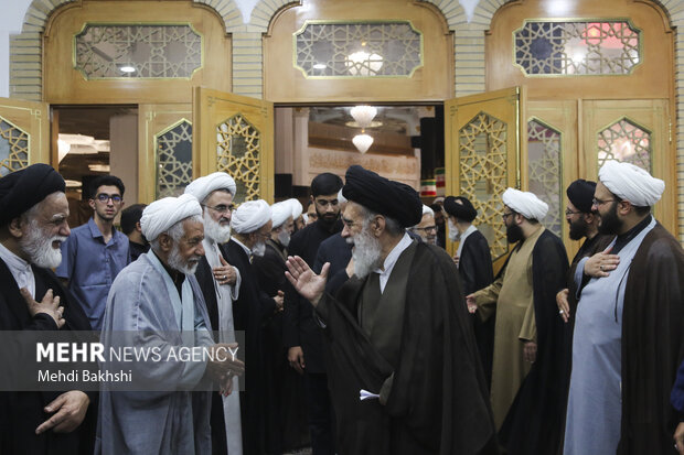 بزرگداشت رهبر شهید از سوی آیت الله مکارم شیرازی