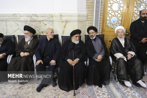 بزرگداشت رهبر شهید از سوی آیت الله مکارم شیرازی