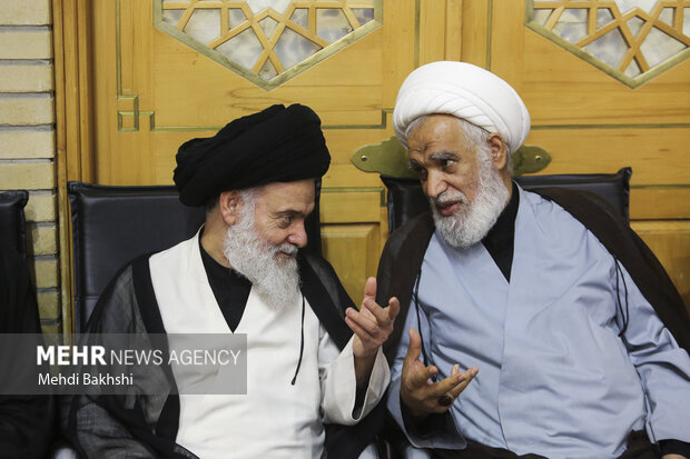 بزرگداشت رهبر شهید از سوی آیت الله مکارم شیرازی