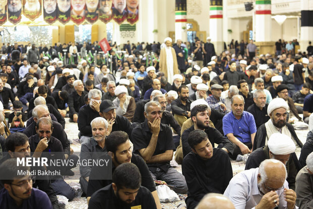 بزرگداشت رهبر شهید از سوی آیت الله مکارم شیرازی