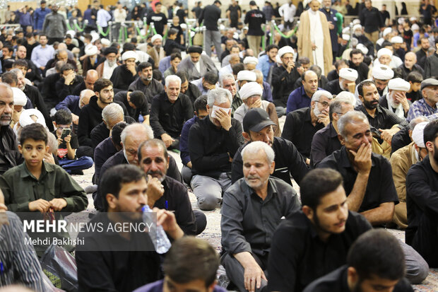 بزرگداشت رهبر شهید از سوی آیت الله مکارم شیرازی