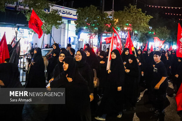 راهپیمایی مردمی به سوی حرم رضوی در هفتمین روز خاکسپاری «رهبر شهید»