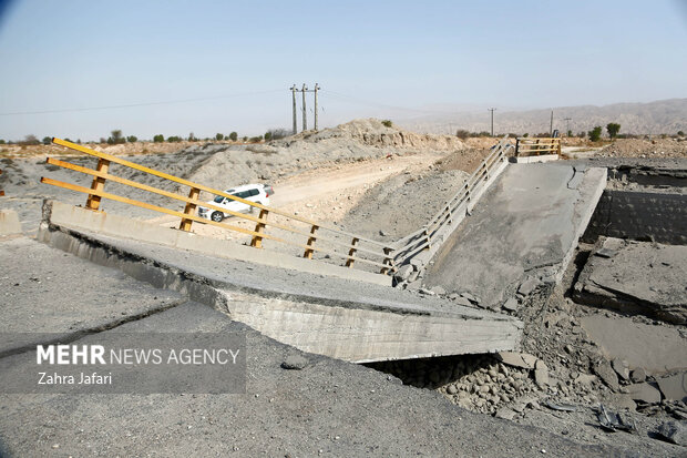 آثار تجاوزات آمریکایی در پل‌های غرب هرمزگان