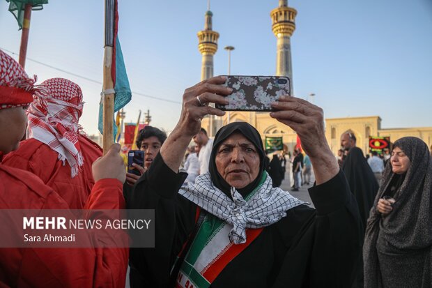 حرکت کاروان نمادین اسرای کربلا در مشهد