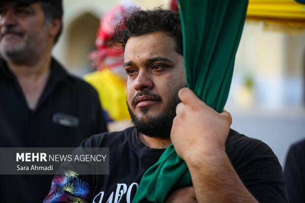 حرکت کاروان نمادین اسرای کربلا در مشهد