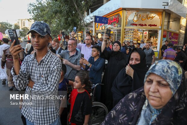 حرکت کاروان نمادین اسرای کربلا در مشهد