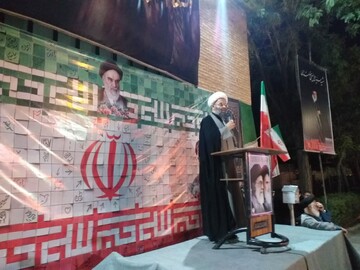 رهبر شهید با ایستادگی در برابر ظلم مکتب مقاومت را زنده نگه‌ داشت