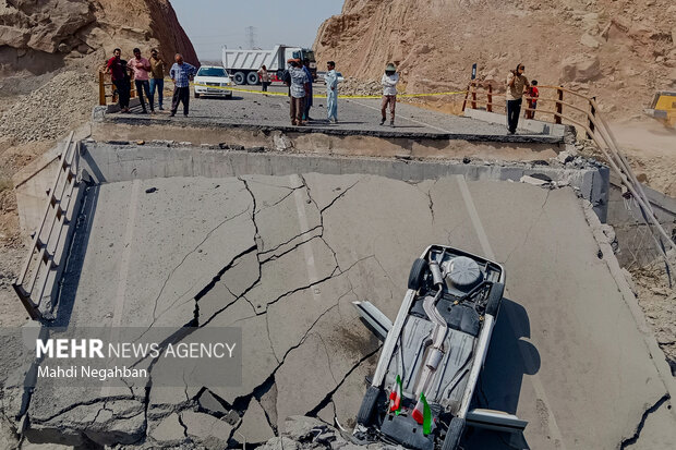 وضعیت پل محور بندرعباس به رودان بر اثر تجاوزات آمریکایی