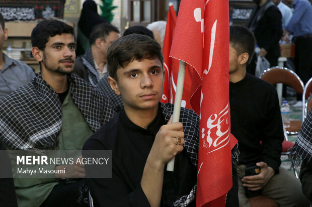 مراسم بزرگداشت رهبر شهید در حرم حضرت عبدالعظیم(ع)
