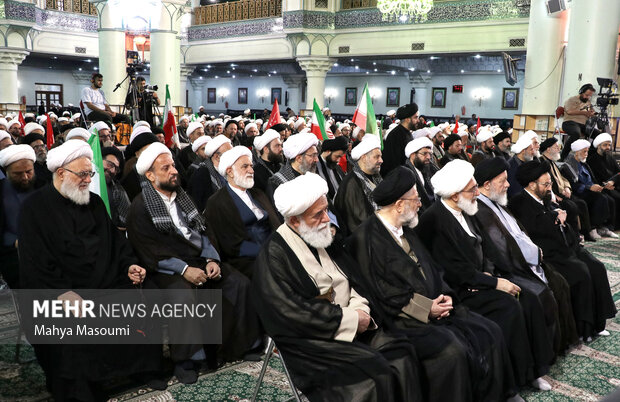 مراسم بزرگداشت رهبر شهید در حرم حضرت عبدالعظیم(ع)