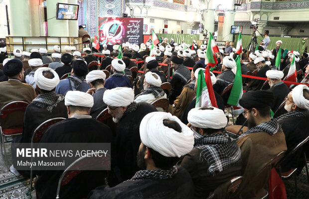 مراسم بزرگداشت رهبر شهید در حرم حضرت عبدالعظیم(ع)