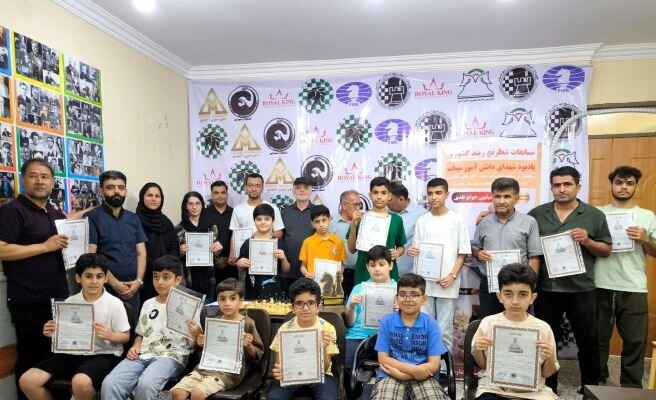 Minab Student Martyrs Memorial Chess Tournament Held in Genaveh
