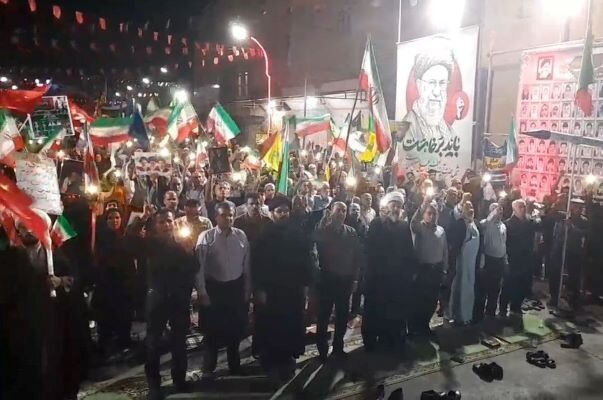 Khourmoj people gathered in support of the Islamic Revolution