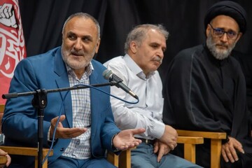 حضور مردم در مراسم تشییع رهبر شهید نمایش انسجام و همدلی بود