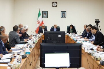 عارف: إيران لا تطلب إذناً من أحد لتطوير التكنولوجيا