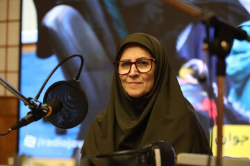 میکروفن رادیو مقدس است؛ تجلیل از گوینده پیشکسوت