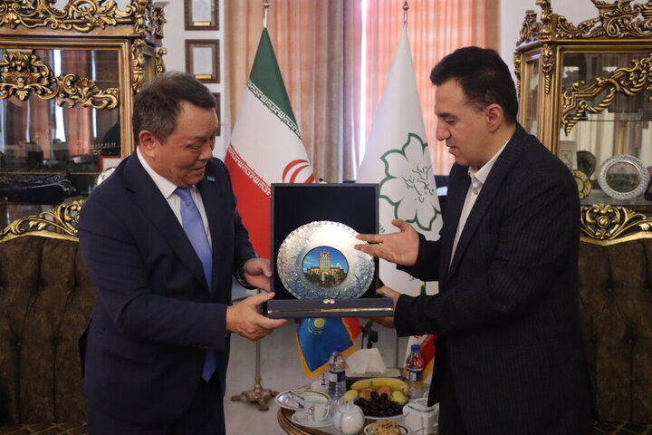 پیگیری انعقاد تفاهم خواهر خواندگی تبریز با شهر آلماتی