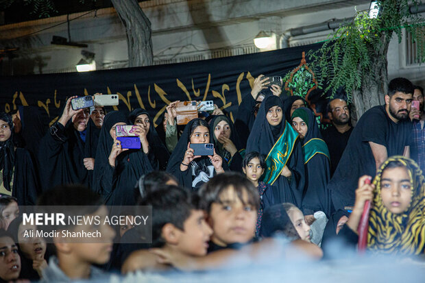 سفره <a href='https://sayeb.ir/tag/%d8%ad%d8%b6%d8%b1%d8%aa-%d8%b1%d9%82%db%8c%d9%87'></div>حضرت رقیه</a>(س) در <a href='https://sayeb.ir/tag/%d9%85%d8%b4%d9%87%d8%af'>مشهد</a>