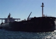 اليمنيون يعيدون ناقلات النفط السعودية من باب المندب