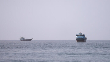 A Kuwaiti tanker passing via US-Omani route in Hormuz stopped